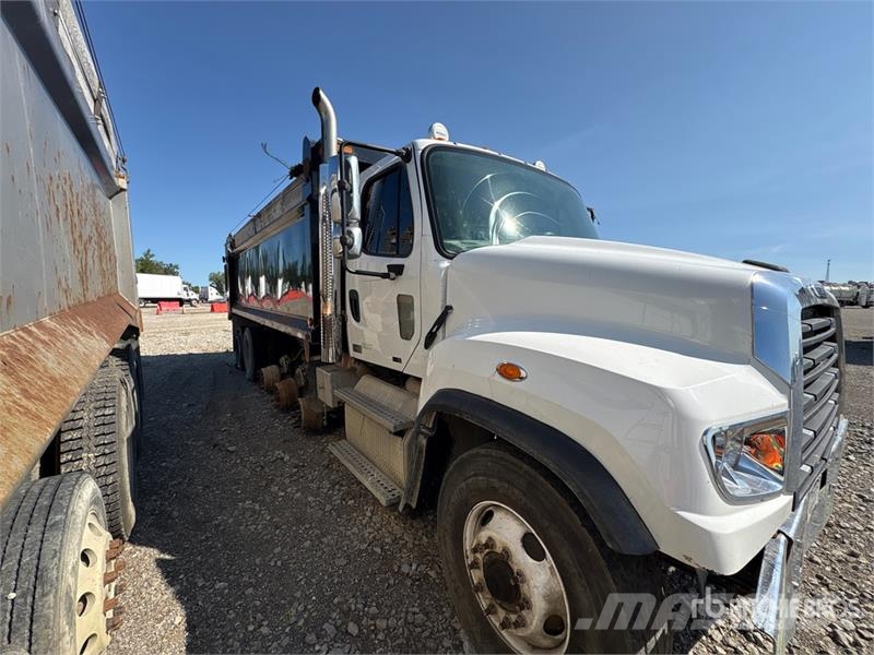 Freightliner 114SD 6x6 Quad/A Dump Truck (Inoperable) Tipper trucks