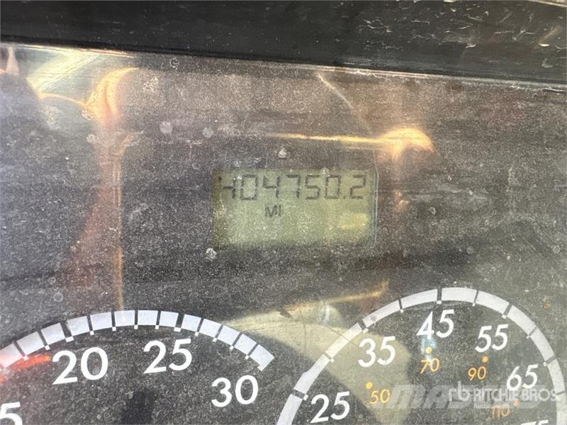 Freightliner 114SD 6x6 Quad/A Dump Truck (Inoperable) Tipper trucks