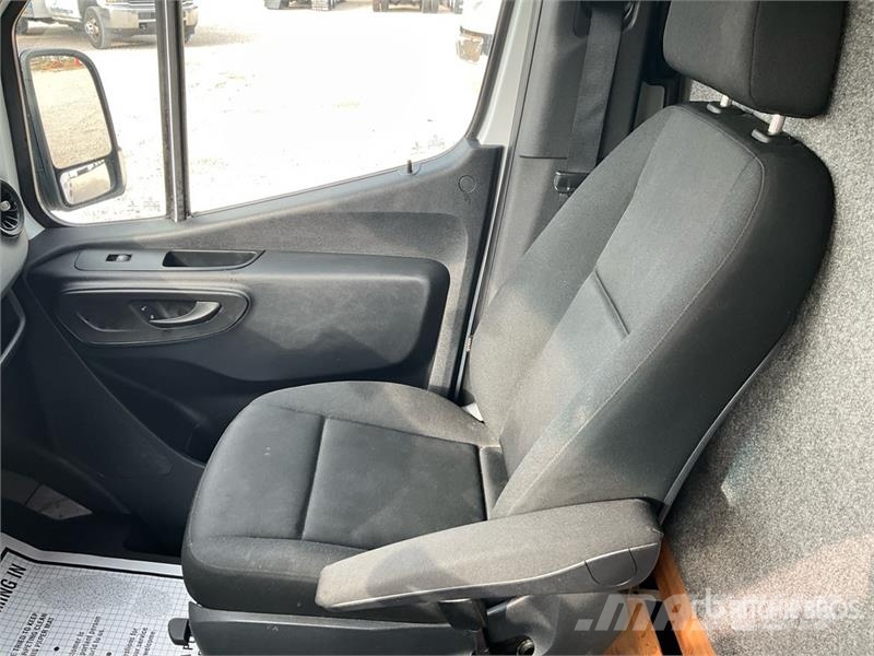 Freightliner 2500 Sprinter Панельні фургони