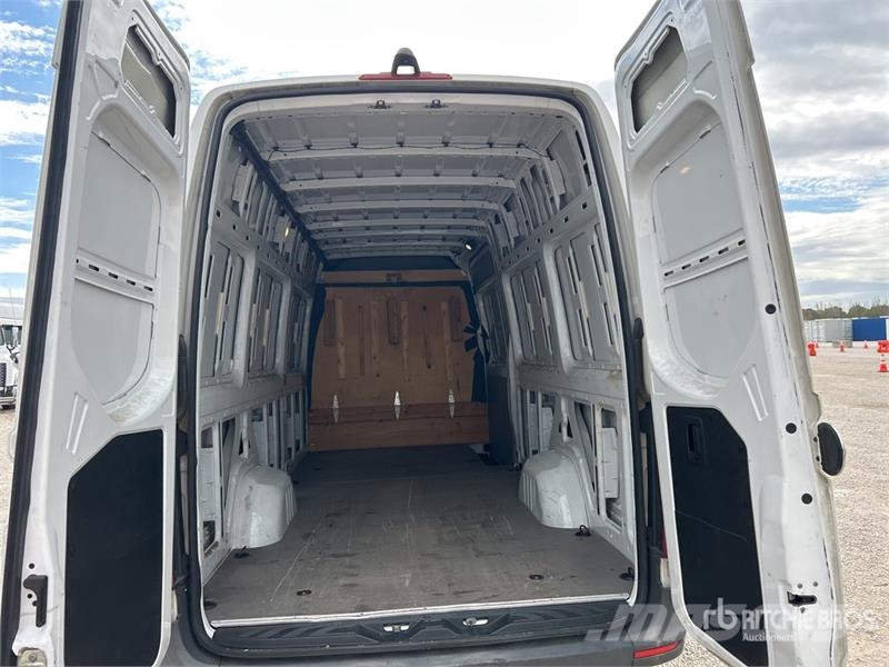 Freightliner 2500 Sprinter Панельні фургони