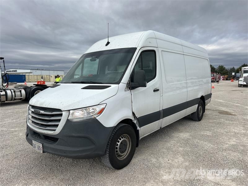 Freightliner 2500 Sprinter Панельні фургони
