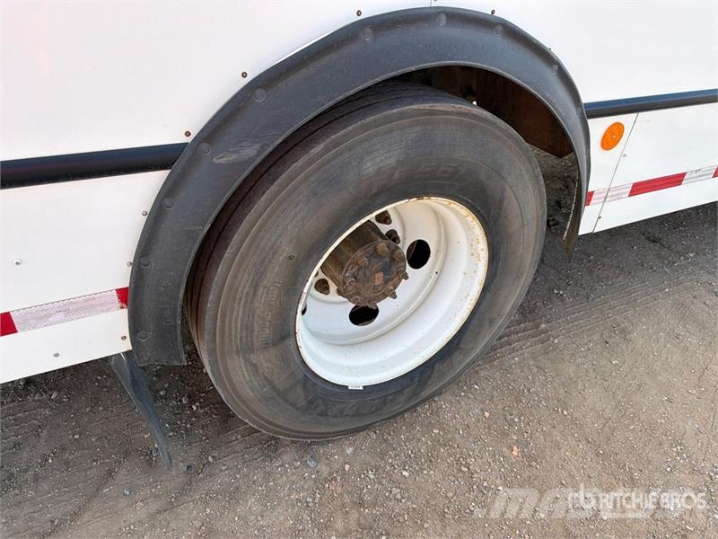 Freightliner 28-Seat Crew Carrier Bus حافلة صغيرة