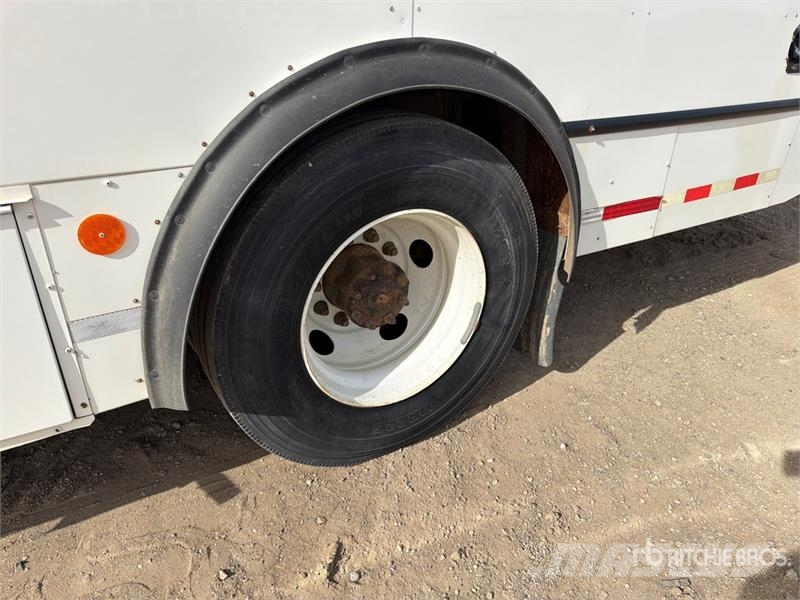 Freightliner 4x2 Crew Carrier Bus Mini bus