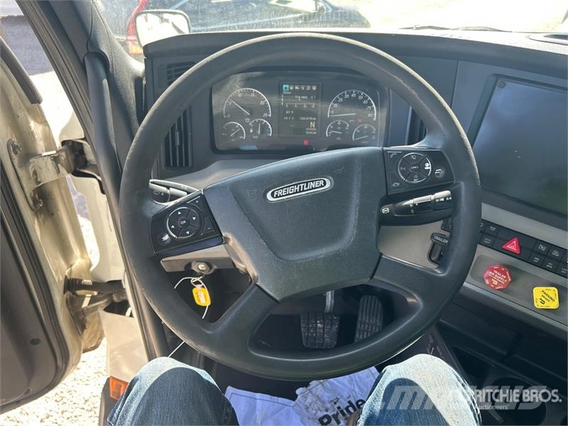 Freightliner Cascadia 116 牵引车