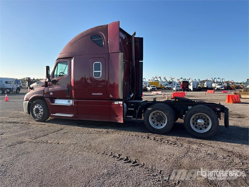 Freightliner Cascadia 125 6x2 T/A Sleeper Truck Tractor Tracteur routier