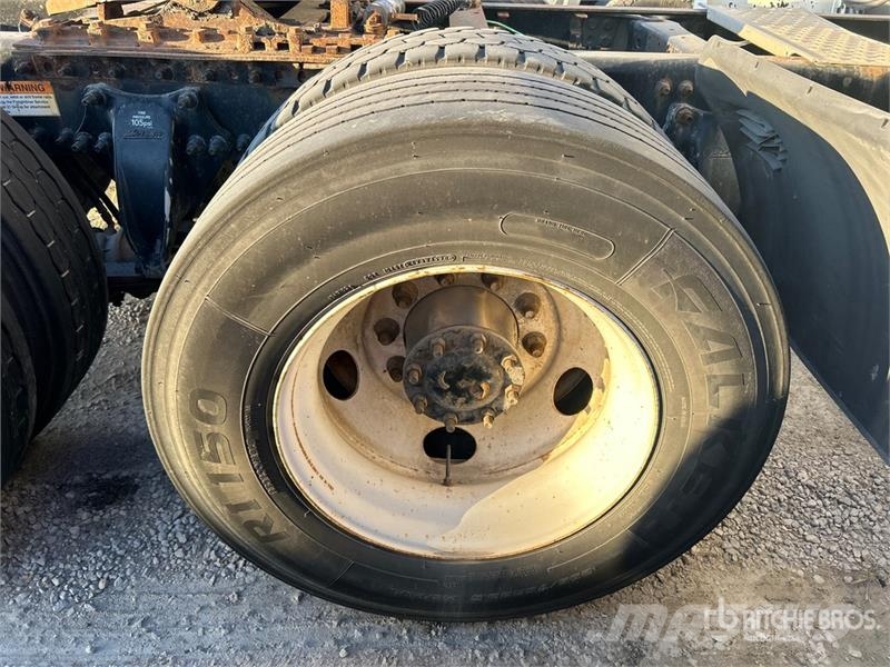 Freightliner Cascadia 125 6x4 T/A Sleeper Truck Tractor Autotractoare