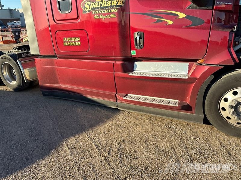 Freightliner Cascadia 126 Tahače