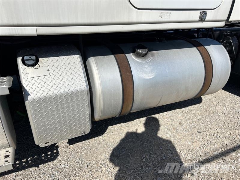 Freightliner Cascadia 126 Седельные тягачи