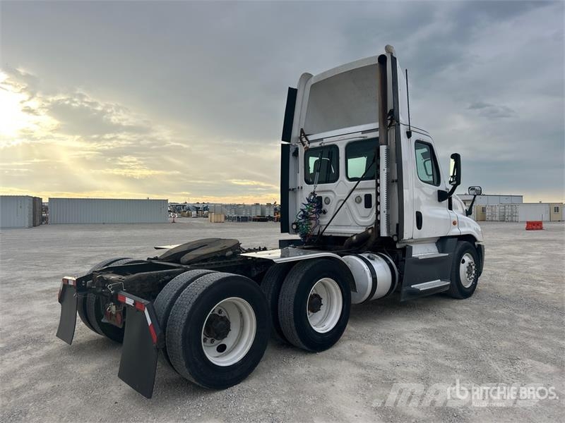 Freightliner Cascadia 125 وحدات الجر