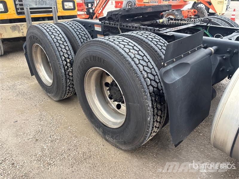 Freightliner Cascadia 126 Vetopöytäautot