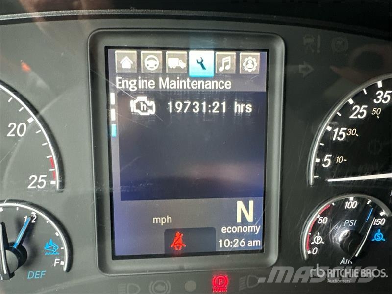 Freightliner Cascadia 126 6x4 T/A Sleeper Truck Tractor Влекачи