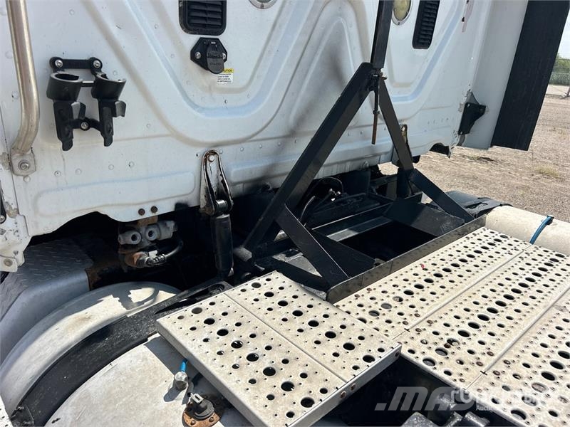 Freightliner Cascadia 125 Prime Movers