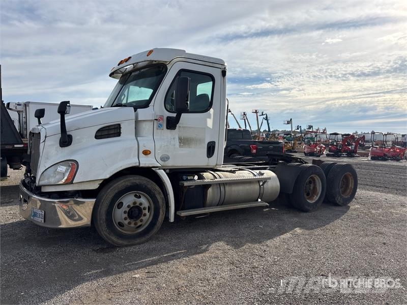 Freightliner Cascadia 113 Vilcēji