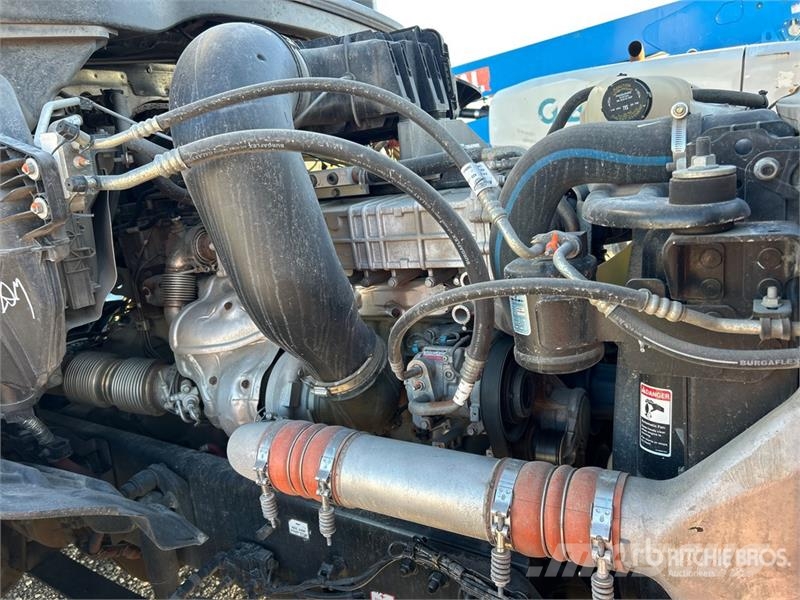 Freightliner Cascadia 126 وحدات الجر