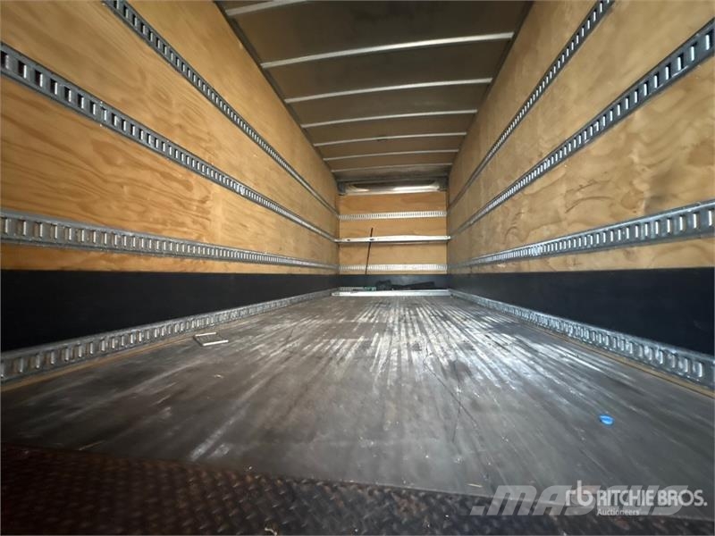 Freightliner Cascadia 116 4x2 Van Truck Sanduk kamioni