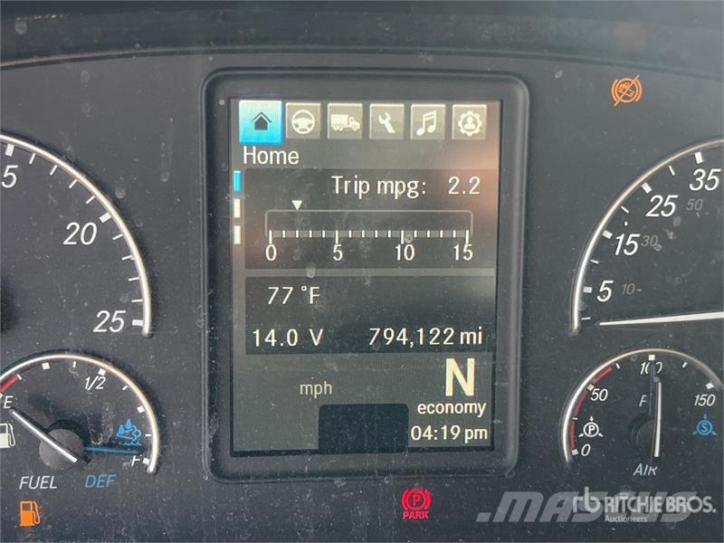 Freightliner Cascadia 126 6x4 T/A Sleeper Truck Tractor Traktorske jedinice