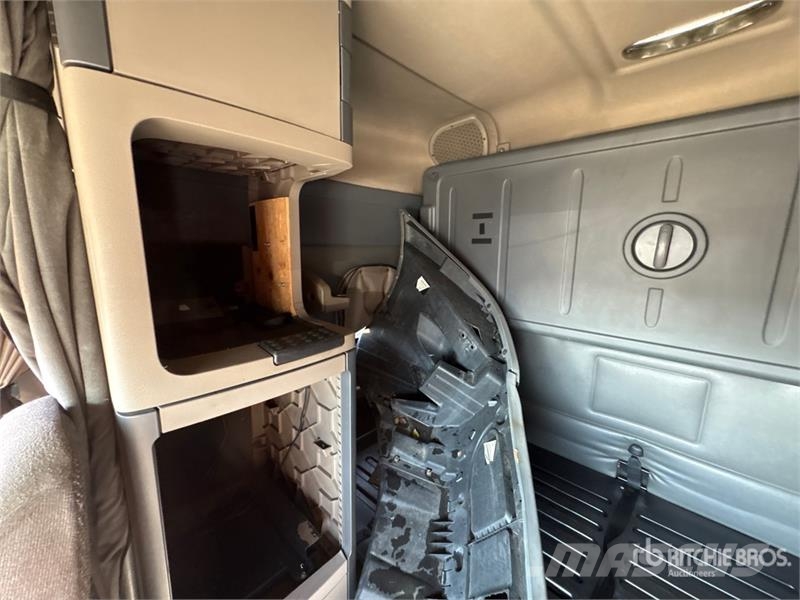 Freightliner Cascadia 125 Tractor Units