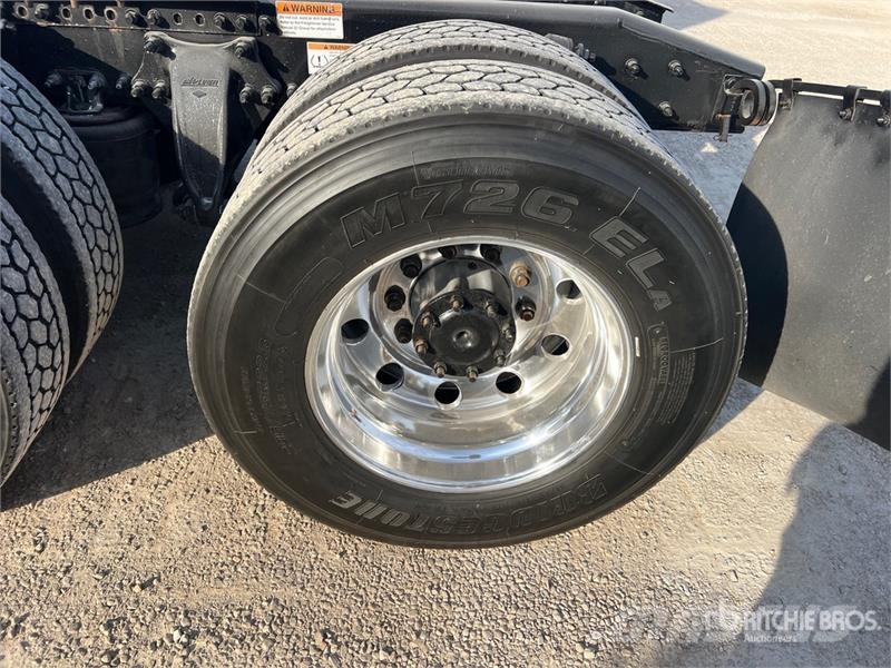 Freightliner Cascadia 126 Truck Tractor Units