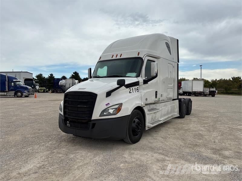Freightliner Cascadia 126 6x4 T/A Sleeper Truck Tractor Nyergesvontatók