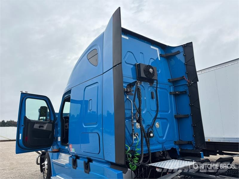 Freightliner Cascadia 126 6x4 T/A Sleeper Truck Tractor Dragbilar