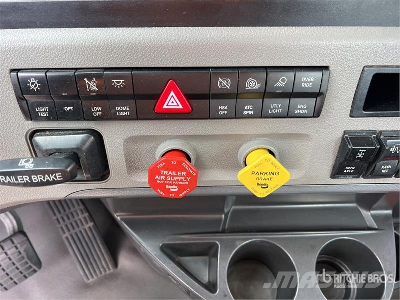 Freightliner Cascadia 116 وحدات الجر