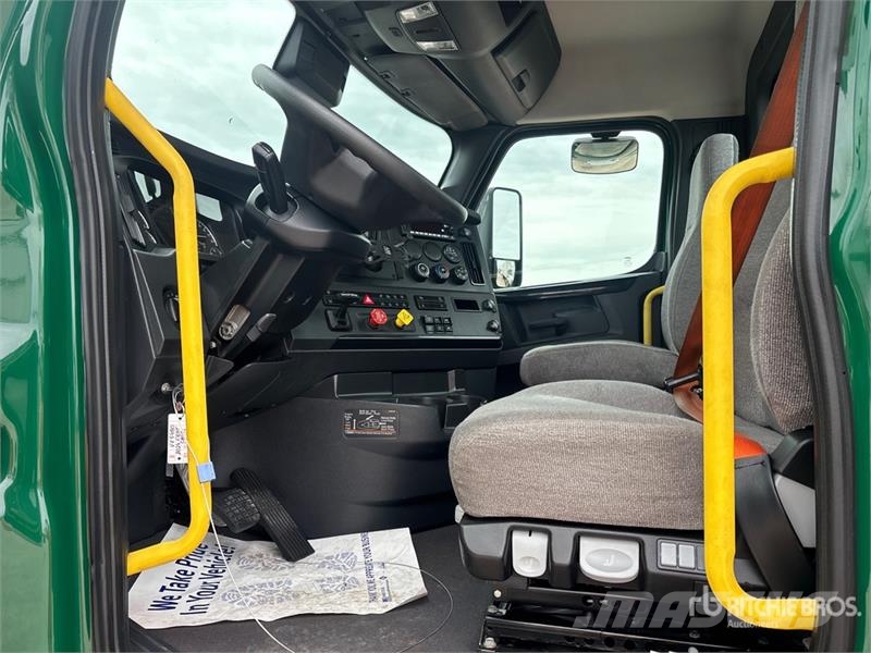 Freightliner Cascadia 126 Prime Movers