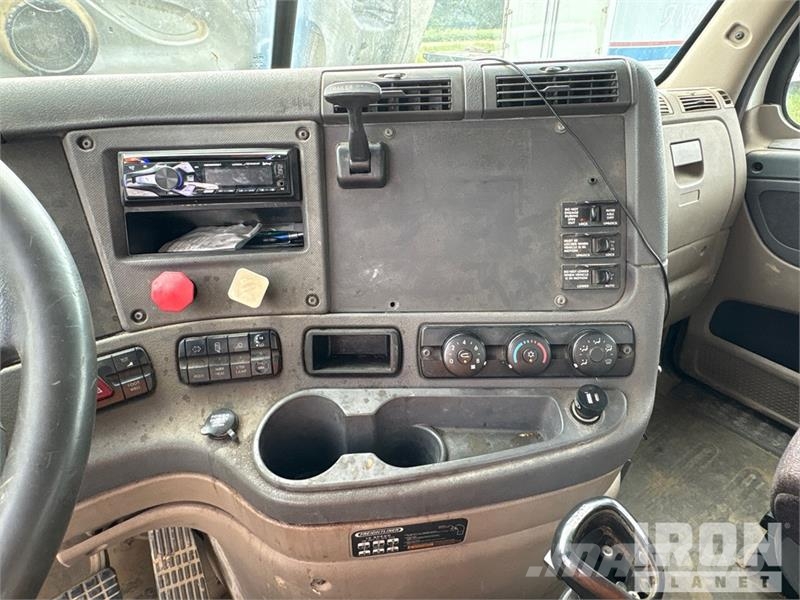 Freightliner Cascadia 125 Vilcēji