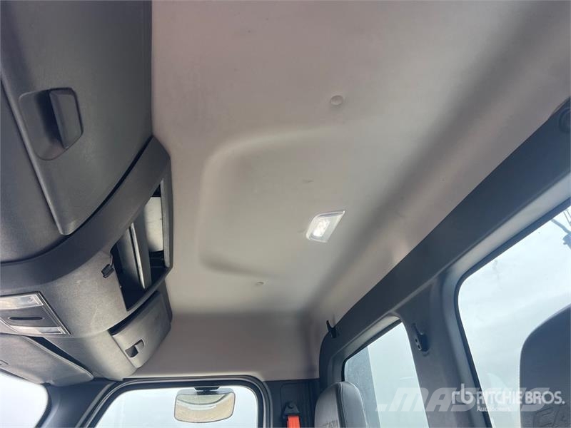Freightliner Cascadia 126 Тягачі