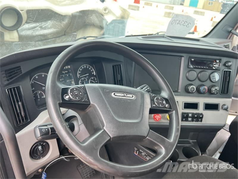 Freightliner Cascadia 116 وحدات الجر