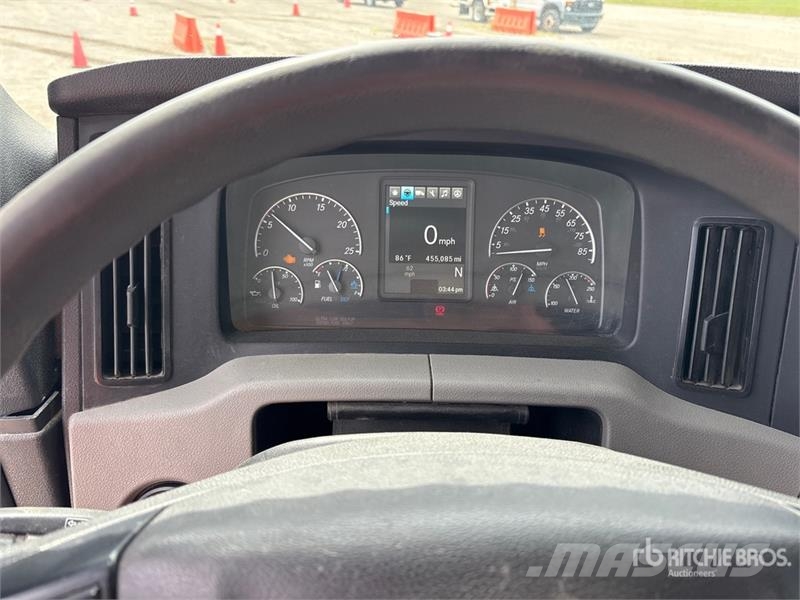 Freightliner Cascadia 126 6x4 T/A Sleeper Truck Tractor Çekiciler