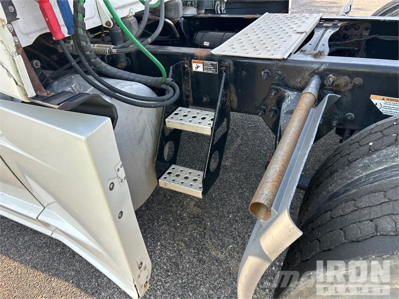 Freightliner Cascadia 126 Sadulveokid