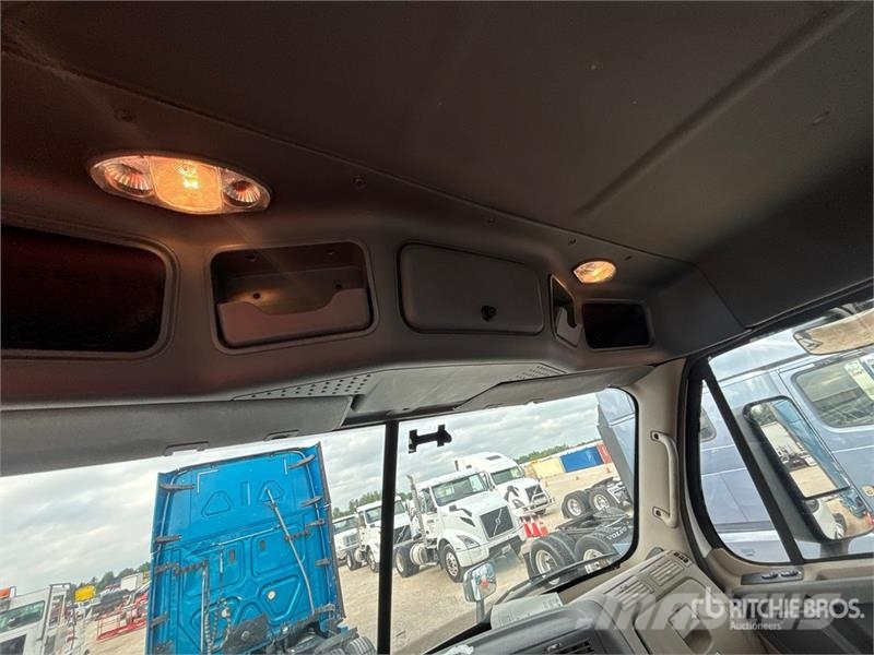 Freightliner Cascadia 113 Prime Movers