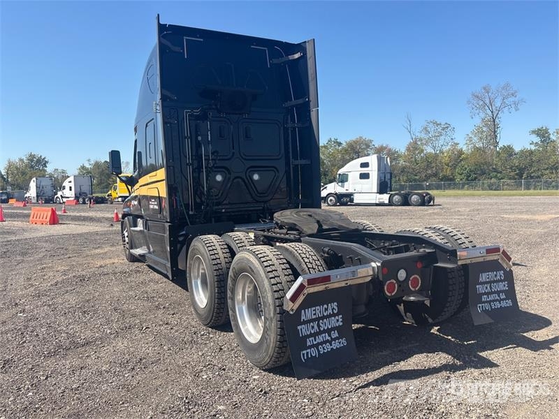 Freightliner Cascadia 125 T/A Sleeper Truck Tractor Trekkvogner