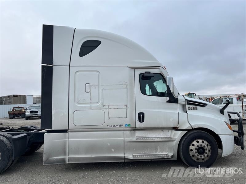 Freightliner Cascadia 126 T/A Sleeper Truck Tractor Vilcēji