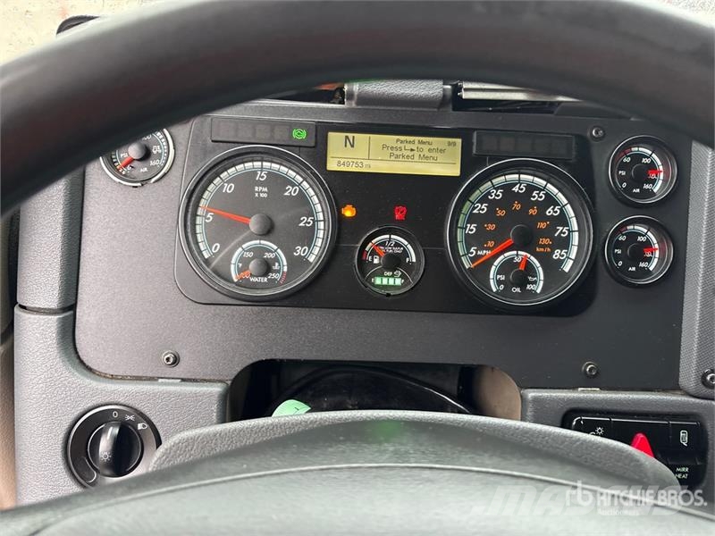 Freightliner Cascadia 125 6x4 T/A Sleeper Truck Tractor Tractor Units