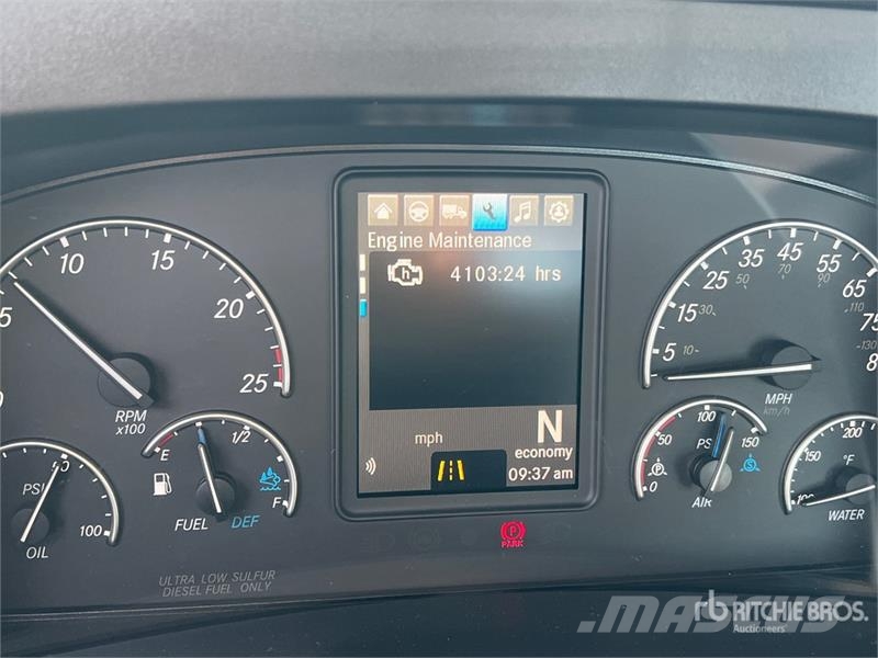 Freightliner Cascadia 126 Truck Tractor Units