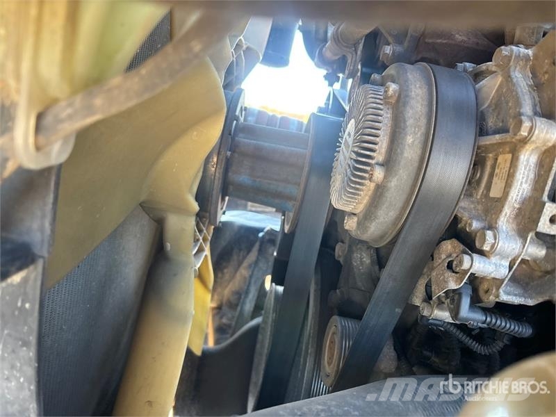 Freightliner Cascadia 125 6x4 T/A Sleeper Truck Tractor وحدات الجر