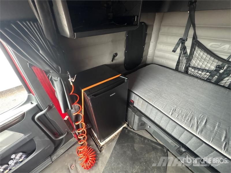 Freightliner Cascadia 126 6x4 T/A Sleeper Truck Tractor Tegljači