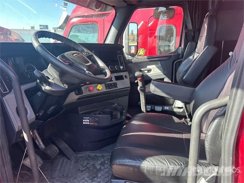 Freightliner Cascadia 126 曳引機組件