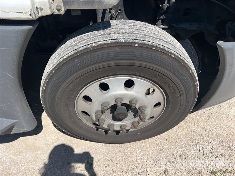 Freightliner Cascadia 125 6x4 T/A Sleeper Truck Tractor Tractor Units