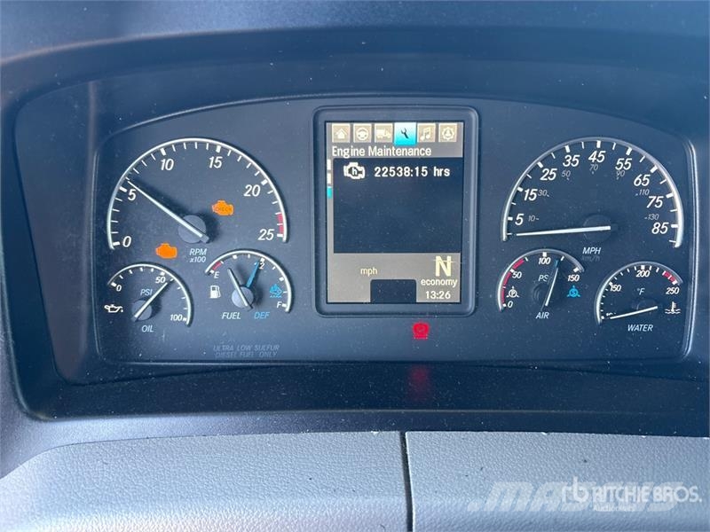Freightliner Cascadia 126 6x4 T/A Sleeper Truck Tractor Autotractoare