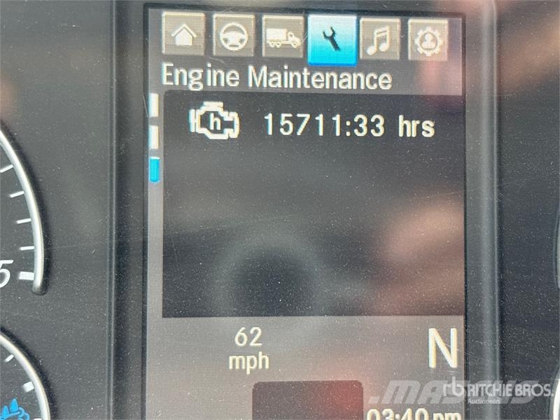 Freightliner Cascadia 126 6x4 T/A Sleeper Truck Tractor Çekiciler