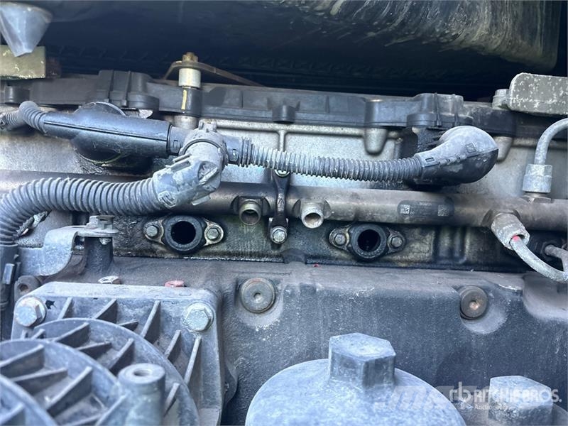 Freightliner Cascadia 125 6x4 T/A Sleeper Truck Tractor Trekkers
