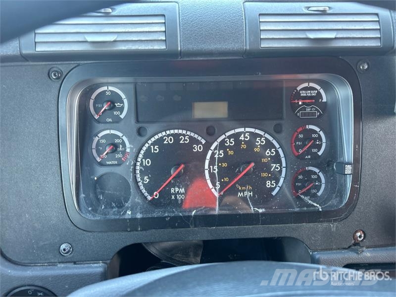 Freightliner Cascadia 125 6x4 T/A Sleeper Truck Tractor Autotractoare