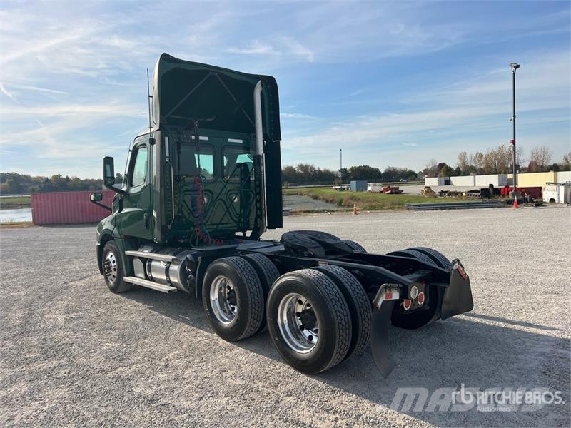 Freightliner Cascadia 126 Truck Tractor Units