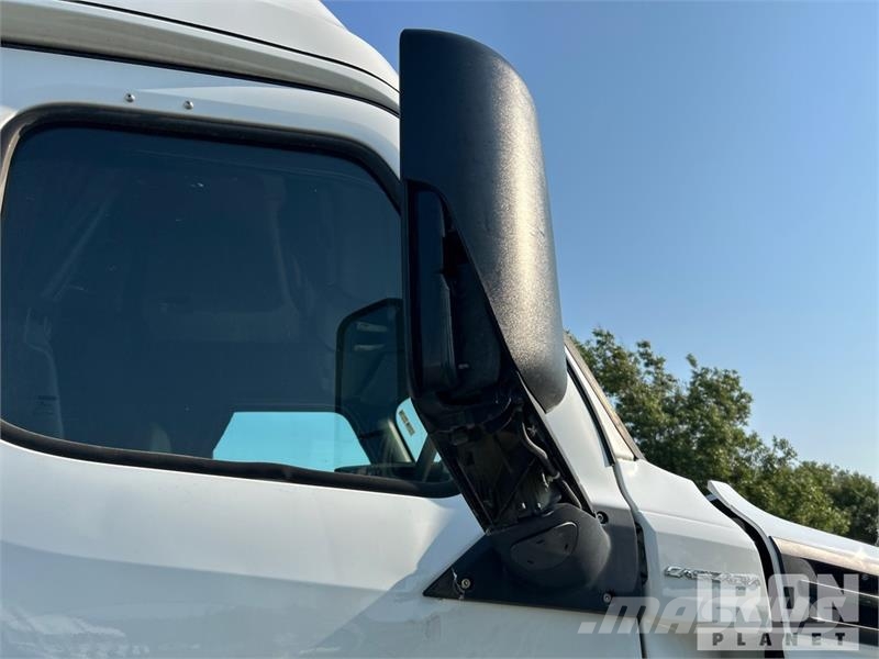 Freightliner Cascadia 126 Vilcēji