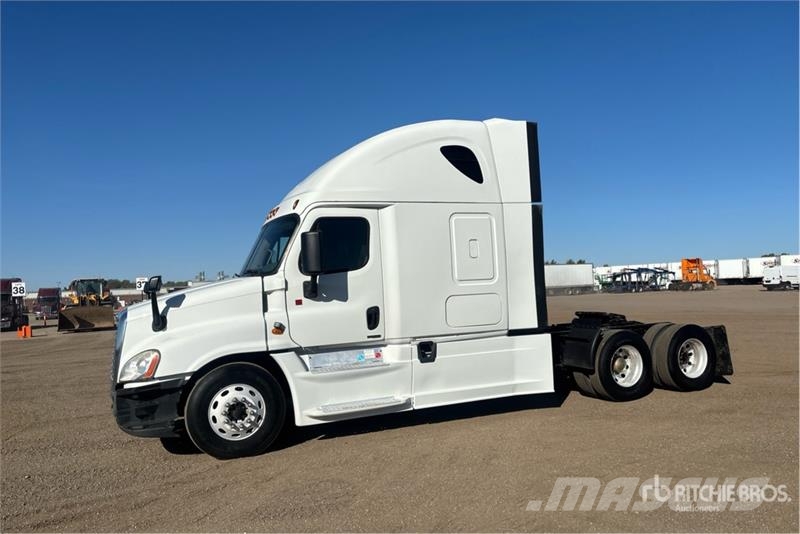 Freightliner Cascadia 125 6x4 T/A Sleeper Truck Tractor وحدات الجر
