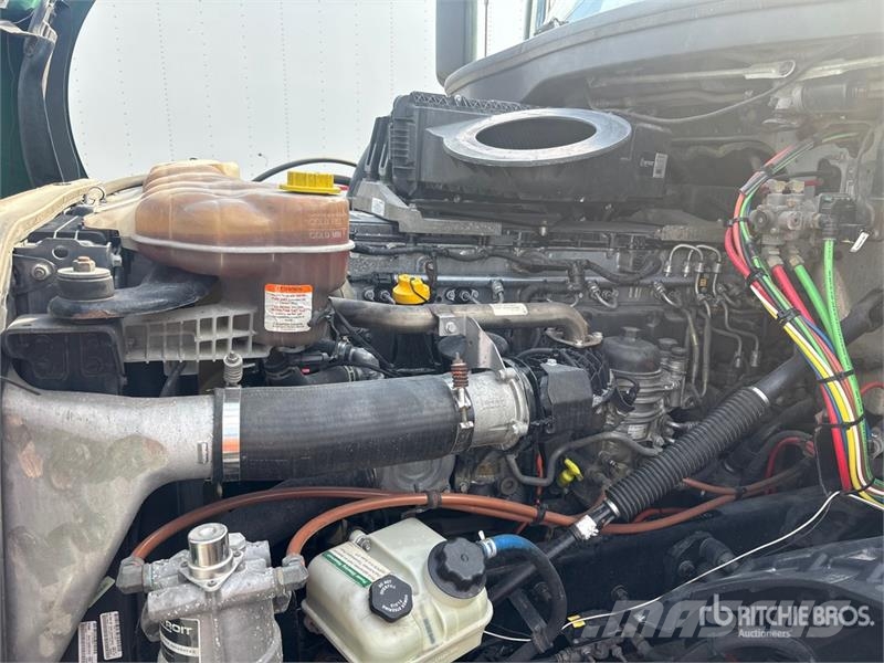Freightliner Cascadia 126 6x4 T/A Sleeper Truck Tractor Motrici e Trattori Stradali