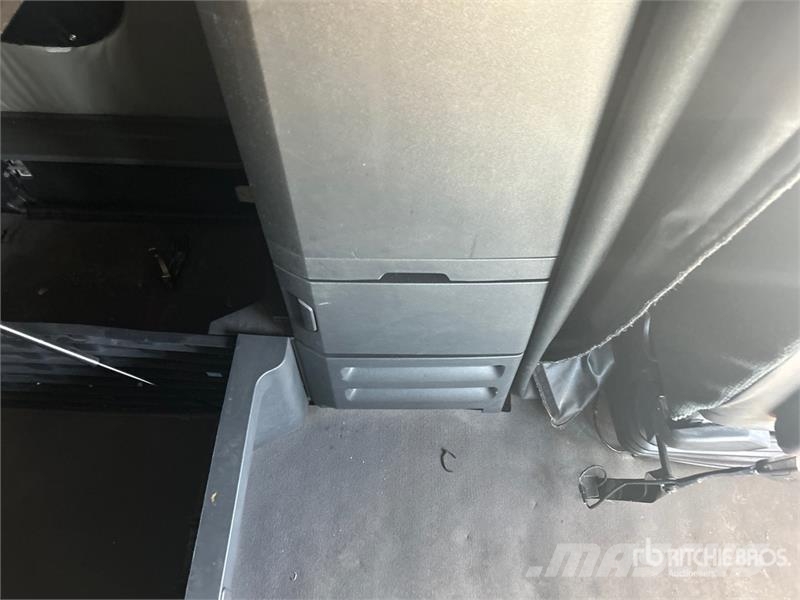 Freightliner Cascadia 126 6x4 T/A Sleeper Truck Tractor Truck Tractor Units
