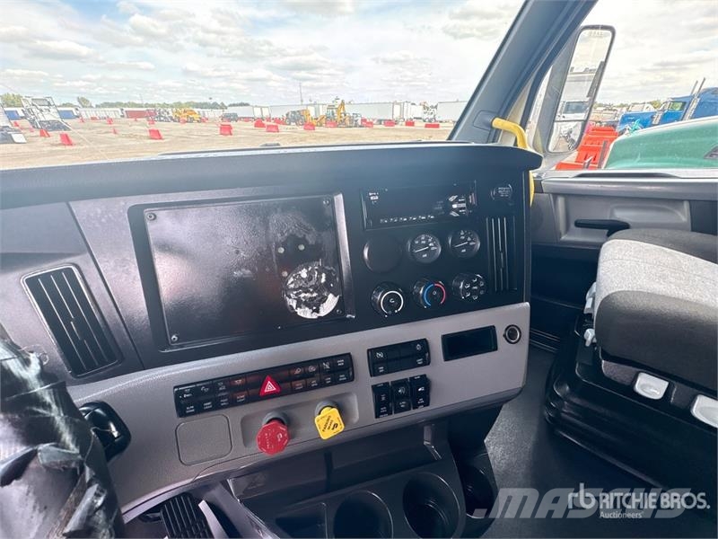 Freightliner Cascadia 126 6x4 T/A Sleeper Truck Tractor Tracteur routier